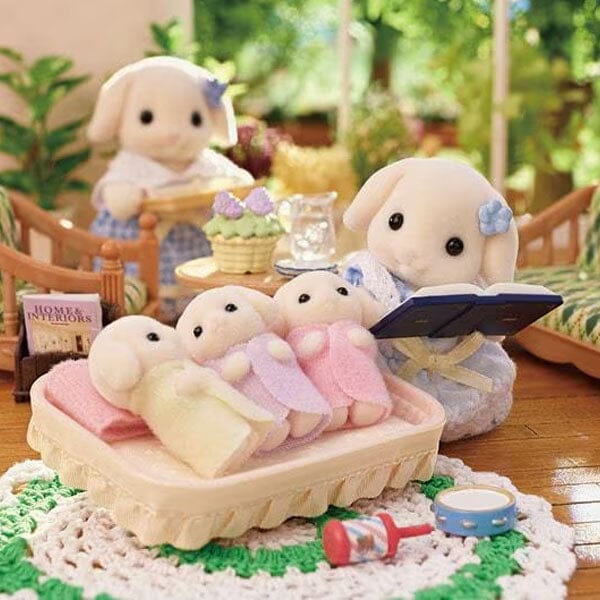 Calico Critters: Flora Rabbit Family (5pc) Posable Flocked Collectible Figurines Simple Calico Critters
