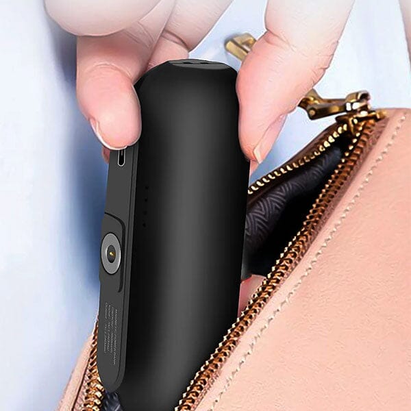 GearWaves: Mini Magnetic 3-in-1 Portable Device Charger Power Bank Simple Showcase