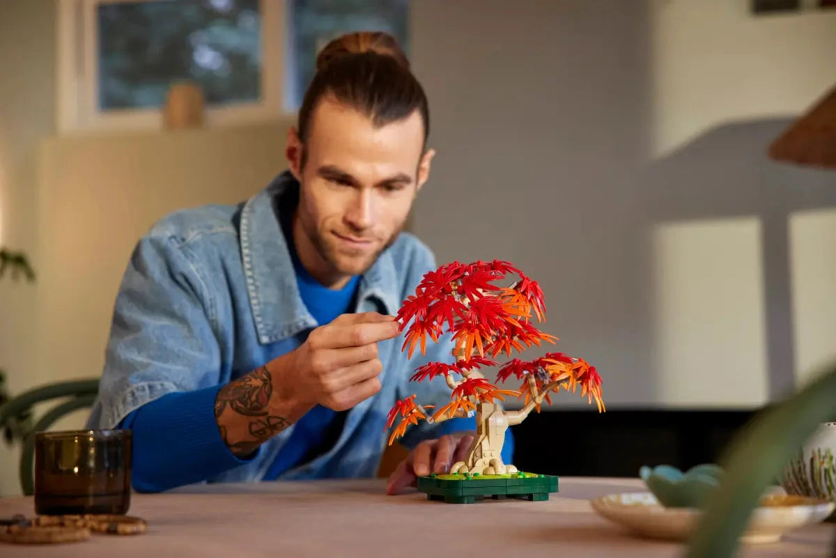 LEGO® Japanese Red Maple Bonsai Tree Showcase 