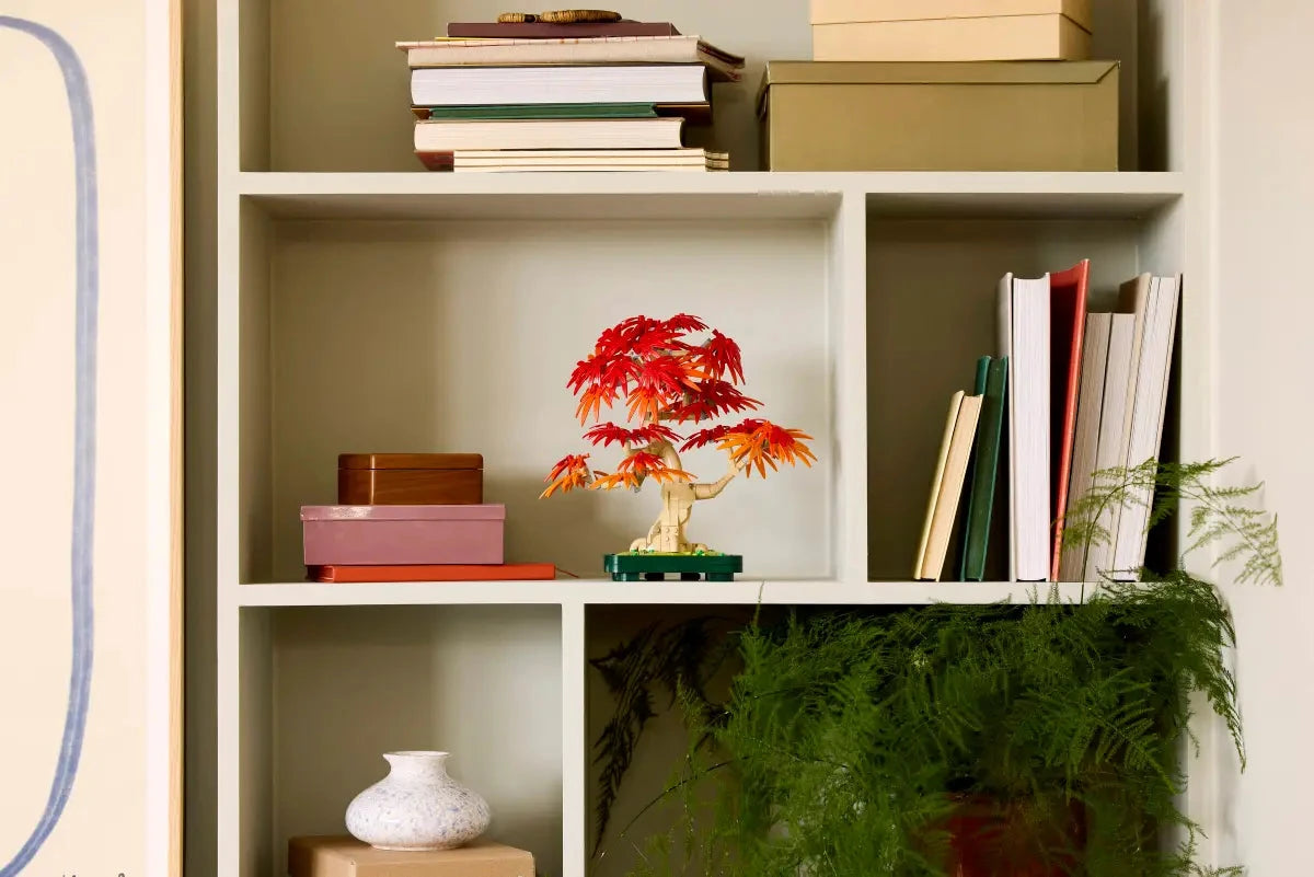 LEGO® Japanese Red Maple Bonsai Tree Showcase 