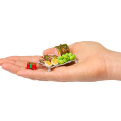 MGA's Miniverse™ - Make It Mini Holiday Mystery Capsule Simple MGA Miniverse 